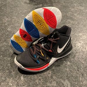 Nike Kyrie 5 x FRIENDS - Limited Edition Release